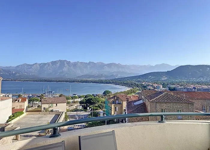Bel Vue Mer-montagne Apartamento *